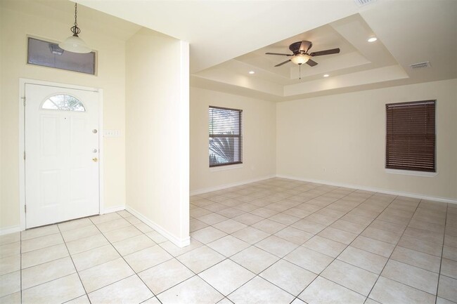 Building Photo - 2214 Old Spanish Trail