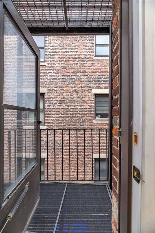 Building Photo - 473 Broadway