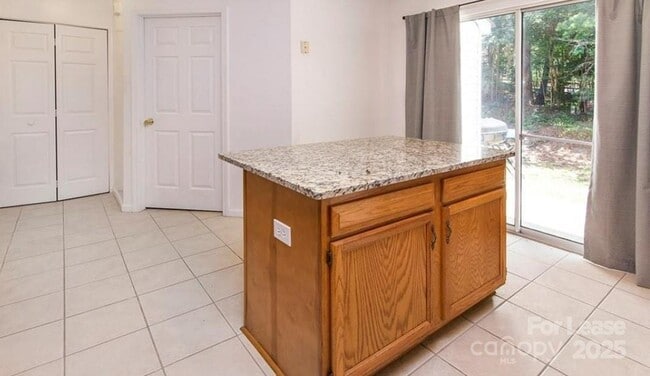 Building Photo - 3134 Summercroft Ln