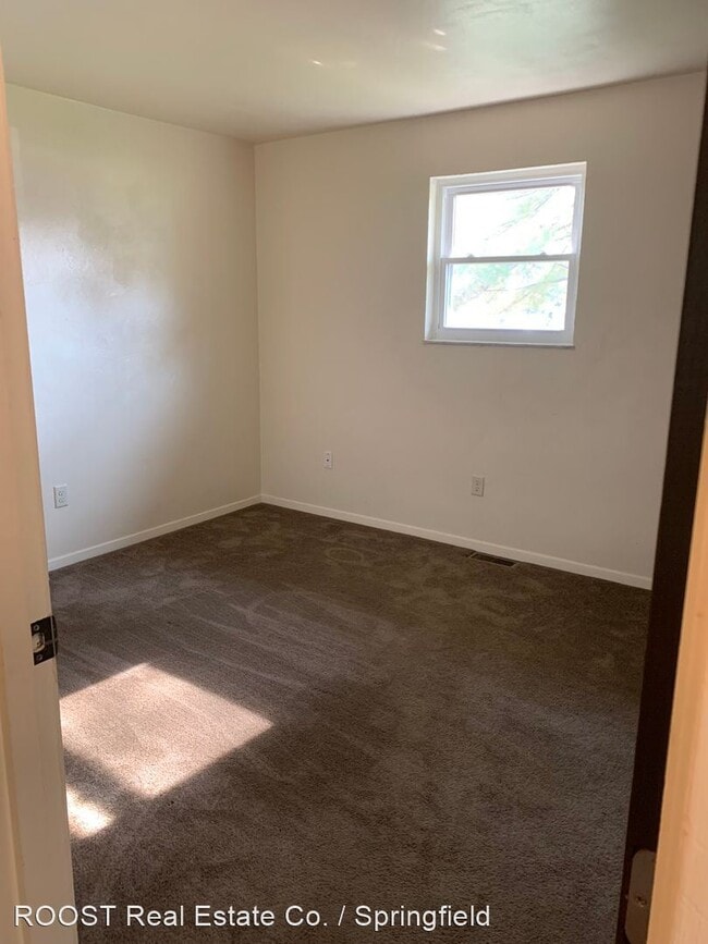 Building Photo - 2 br, 1 bath House - 3337 Upper Valley Pike