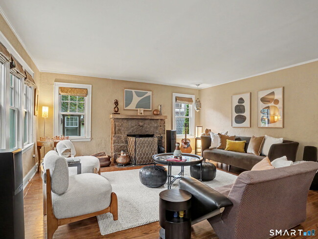 Foto del edificio - 46 Valleywood Rd