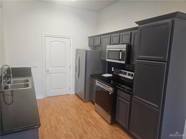 Foto del edificio - 11 Omega St