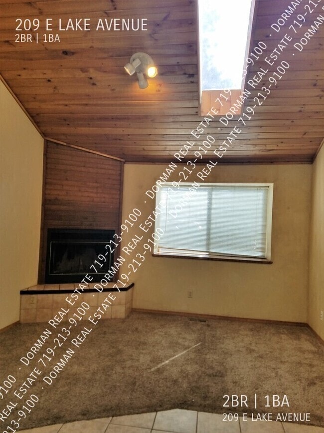 Building Photo - 209 E Lake Ave