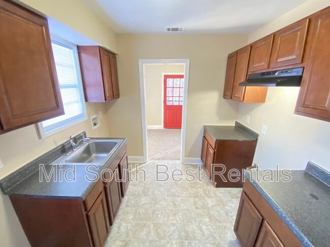 Building Photo - 962 Frayser Cir