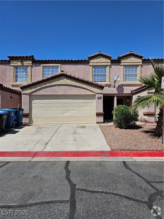 Building Photo - 2500 Adelante Ave