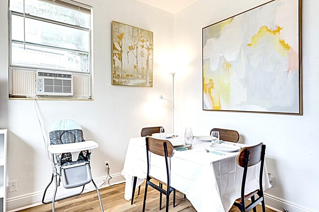 Living & Dining Room NW View - 2604 Post St