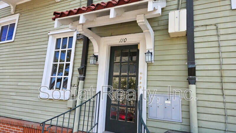 Primary Photo - 110 S Pierce St