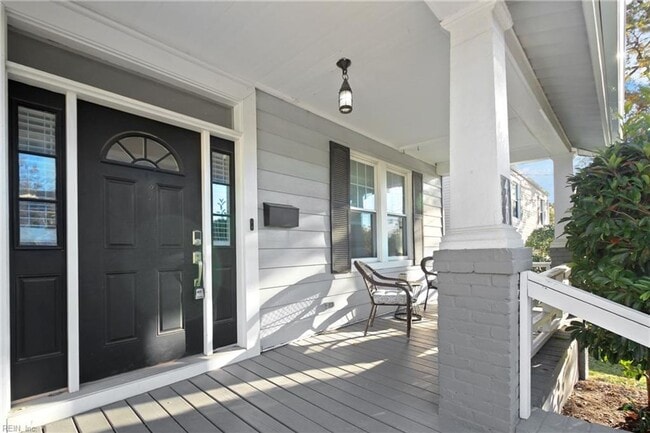 Foto del edificio - Classic 3 bedroom Home in the heart of Colonial Place