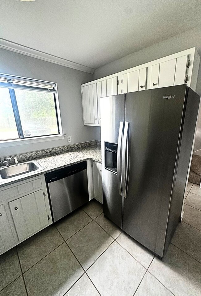 Building Photo - Fisherman's Delight