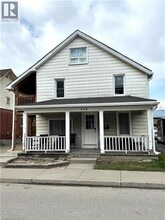 Building Photo - 116 Kent St S