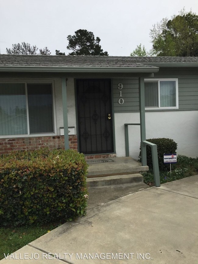 Building Photo - 910 Keats Dr