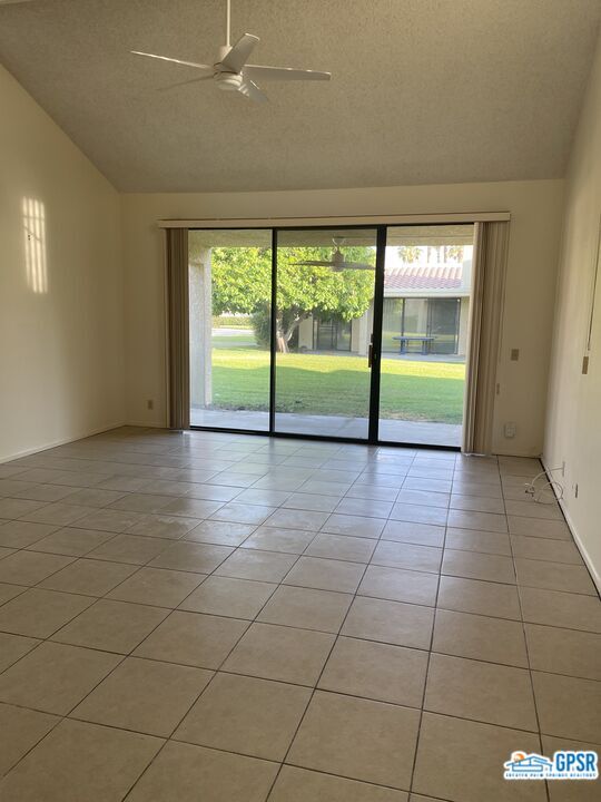 Foto del edificio - 6723 Greenwood Cir