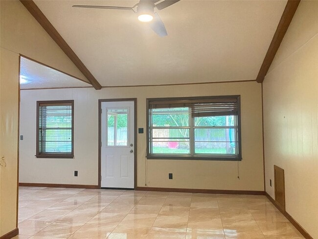 Building Photo - 2609 Raspberry Ln