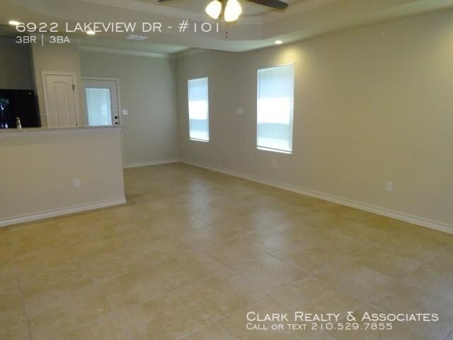 Building Photo - 6922 Lakeview
