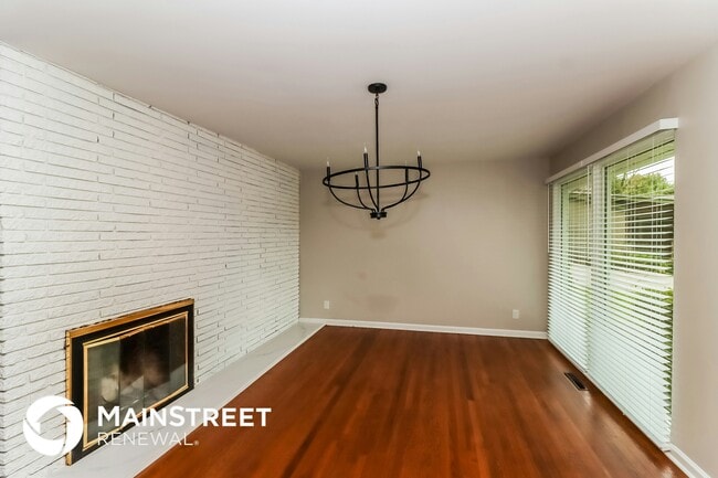 Foto del edificio - 966 Blackberry Cir