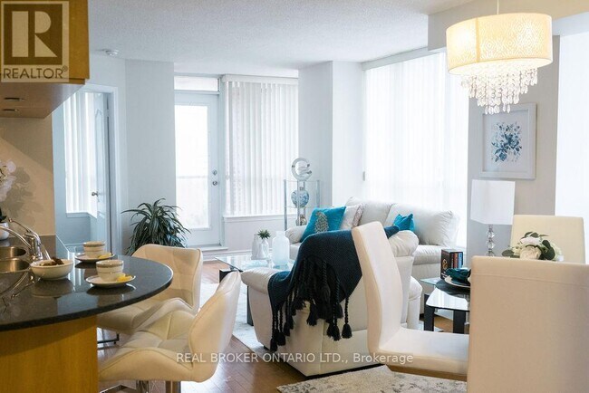 Photo du bâtiment - 4090 Living Arts Dr