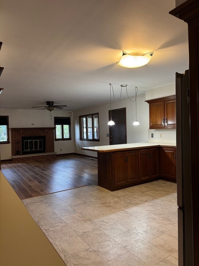 Building Photo - 1204 Prairie Ln
