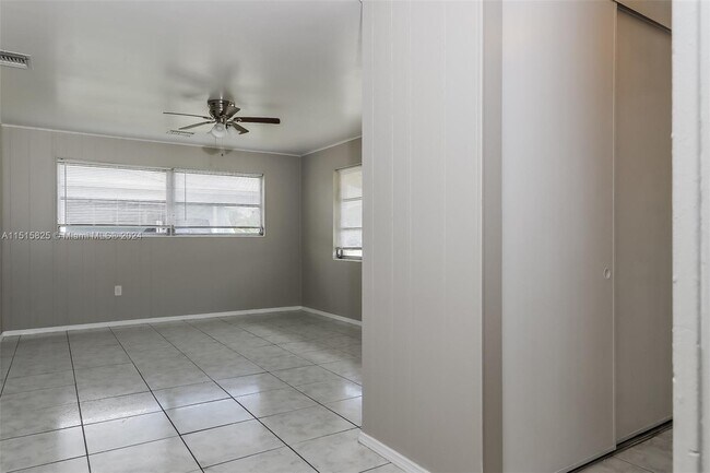 Foto del edificio - 9179 Birmingham Dr