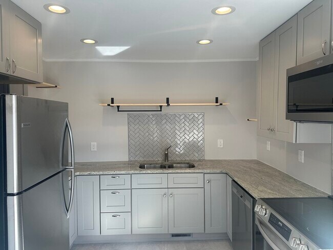 Foto del edificio - Like New Ranch - Minutes to Downtown Raleigh