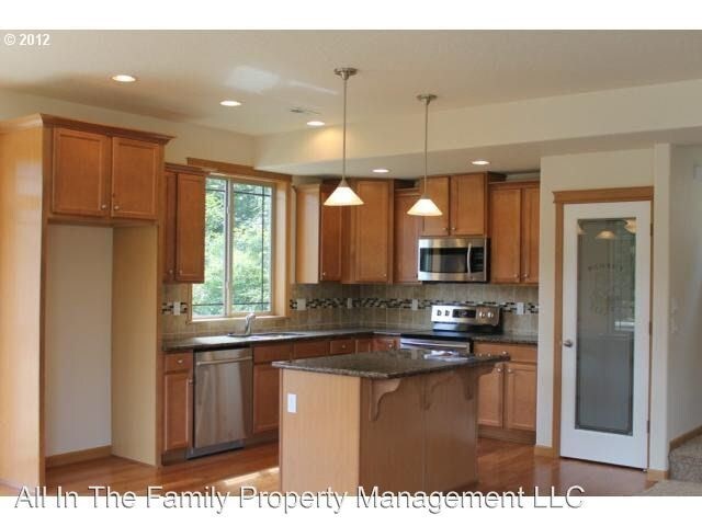 Building Photo - 4 br, 2.5 bath House - 14470 SE Marci Way