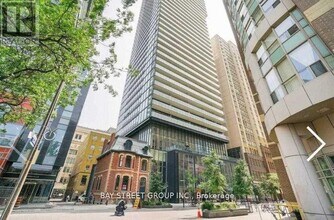 Building Photo - 15 Grenville St