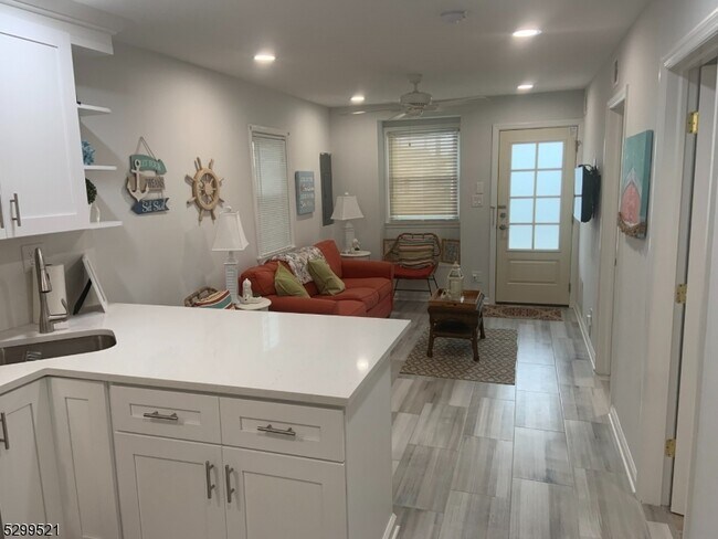 Foto del edificio - 233 Hiering Ave