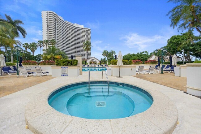 Foto del edificio - 2000 Island Blvd