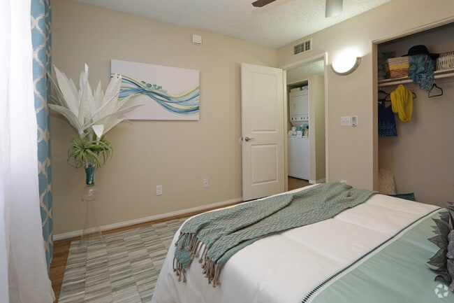 Interior Photo - Domain 3201