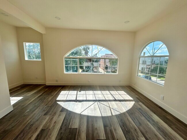 Foto del edificio - 4043 1/2 W 21st St