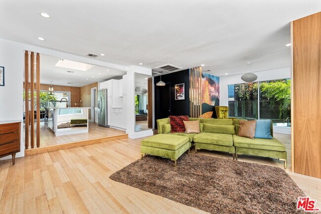 Foto del edificio - 905 Pine Grove Ave