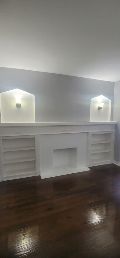 Foto principal - 8041 S Maryland Ave