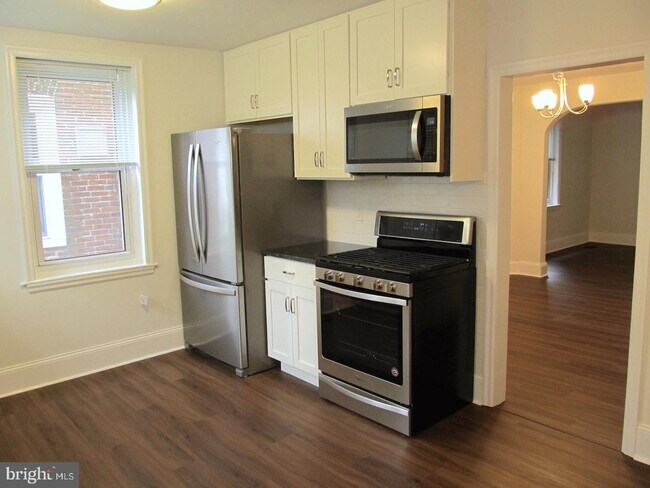 Building Photo - 131 Summit Terrace