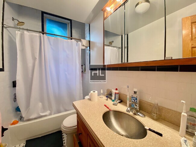 Foto del edificio - 863 CARROLL STREET 1B