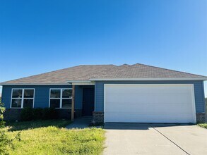 Building Photo - 713 NW 70th Ave