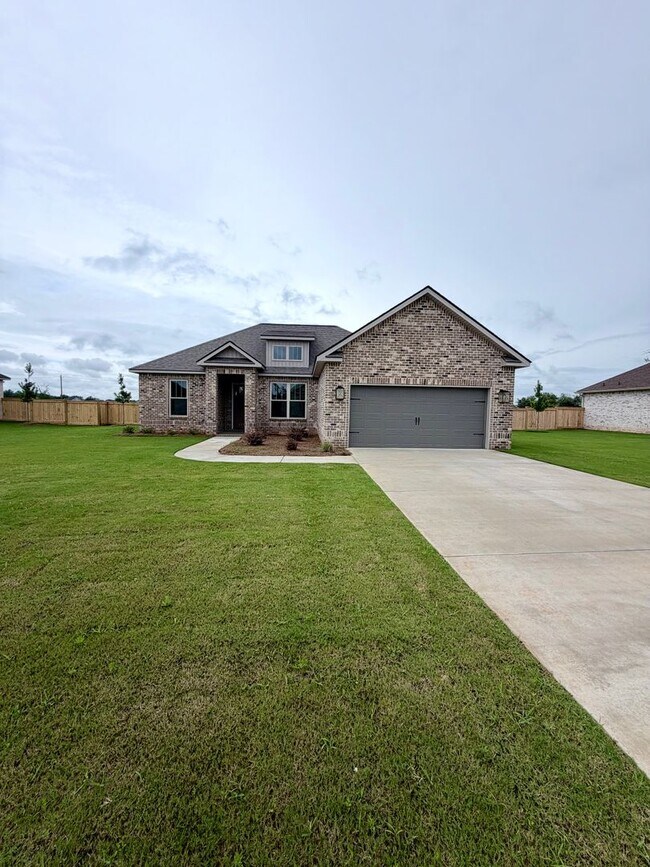 Foto del edificio - 204 Farmland Cir