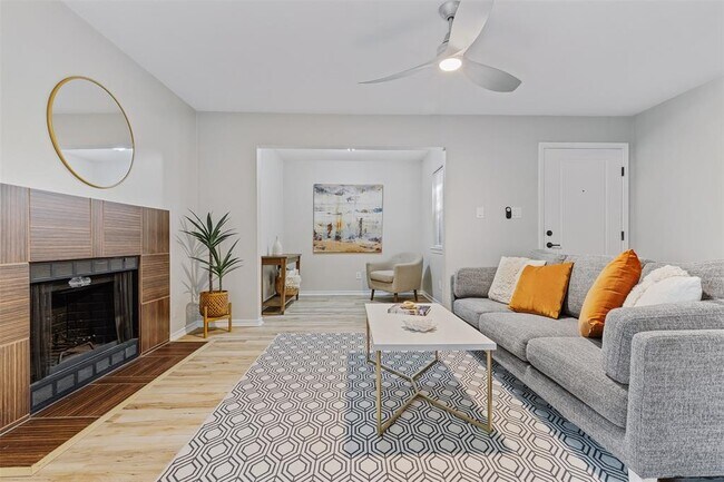 Foto del edificio - 6700 Cooper Ln