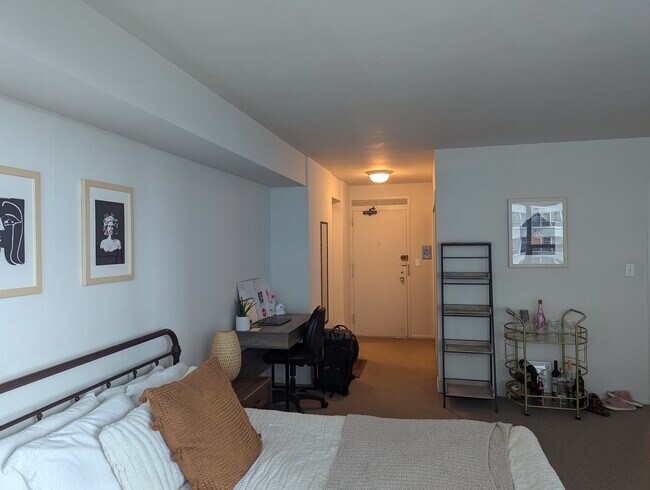 Building Photo - 3600 N Lake Shore Dr