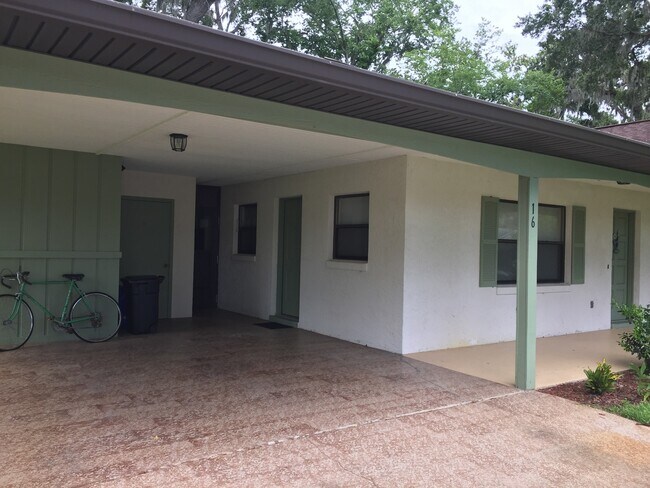 Foto del edificio - 16 Farraday Ln
