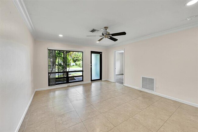 Building Photo - 2200 NE 54th St