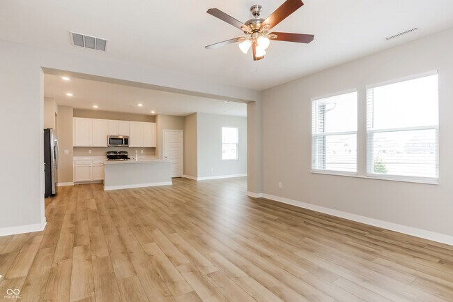 Building Photo - 9225 Larson Dr
