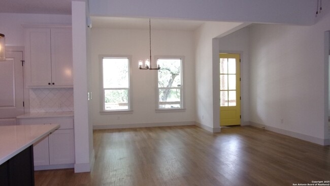 Building Photo - 1482 Birch Ln