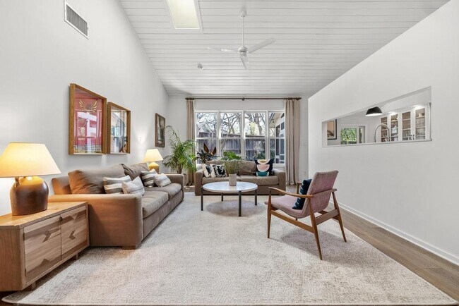 Building Photo - 4015 Cherrywood Rd