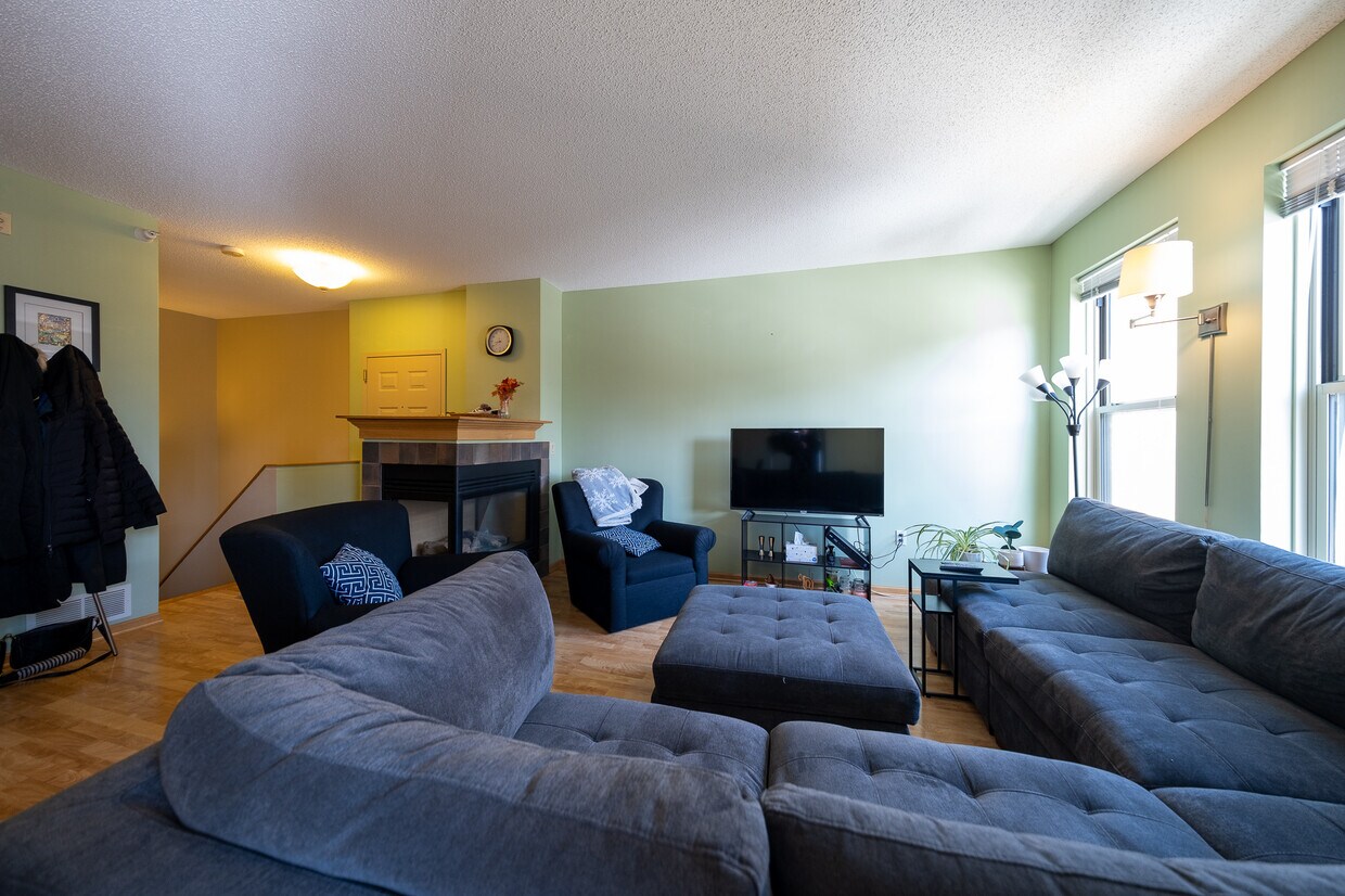 Foto principal - 680 N 2nd St