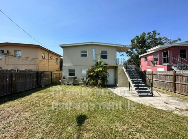 Foto del edificio - 2038 Queensboro Ave S