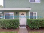 Foto principal - 2 Bed/1 bath Condo close to Capitola Village