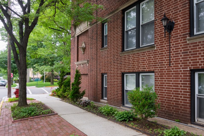 Building Photo - Edsall Court