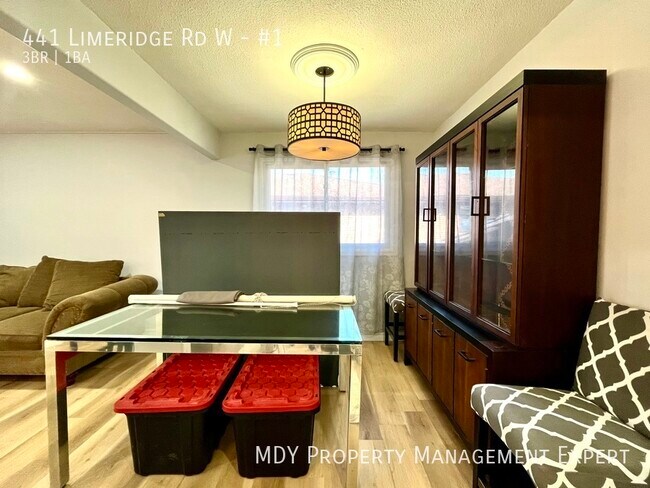 Photo du bâtiment - Amazing West Mountain Location!!