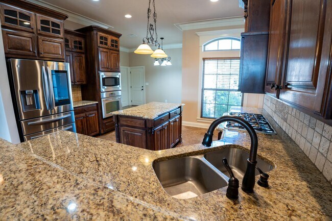 Foto del edificio - Beautiful 4bed/3 bath home in North Bossier