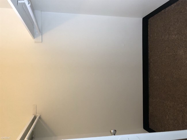 Building Photo - 2 br, 1 bath Apartment - 711 E 21st St Apt 21