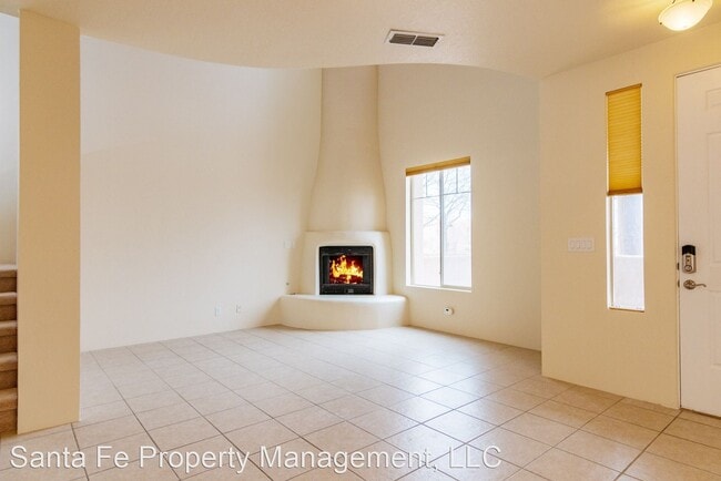 Building Photo - 2 br, 2.5 bath House - 7 E. Saddleback Mesa